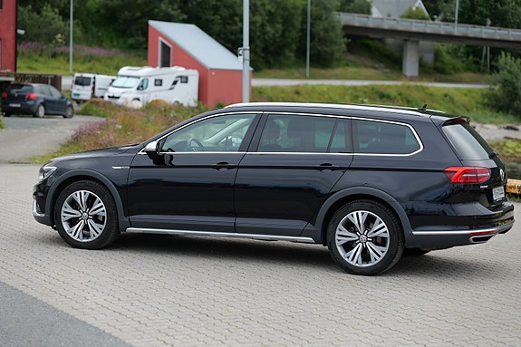 Volkswagen Passat Alltrack 23 of 30