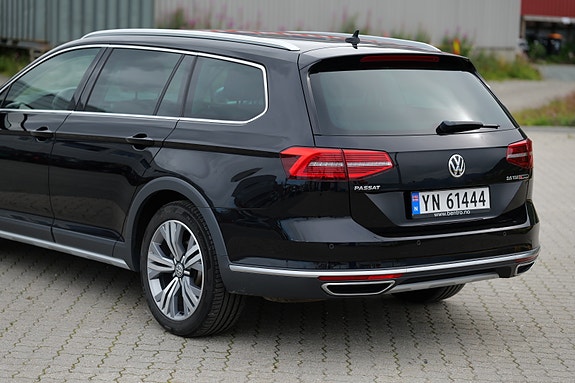 Volkswagen Passat Alltrack 22 of 30