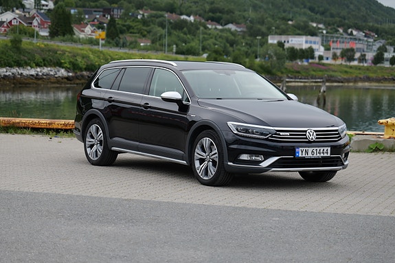 Volkswagen Passat Alltrack 5 of 30