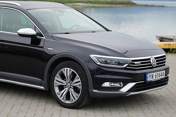 Volkswagen Passat Alltrack 3 of 30