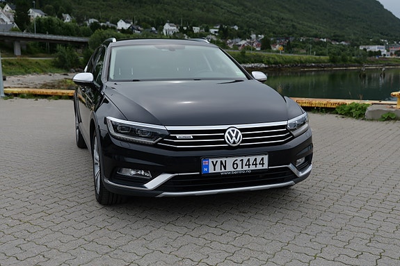 Volkswagen Passat Alltrack 9 of 30
