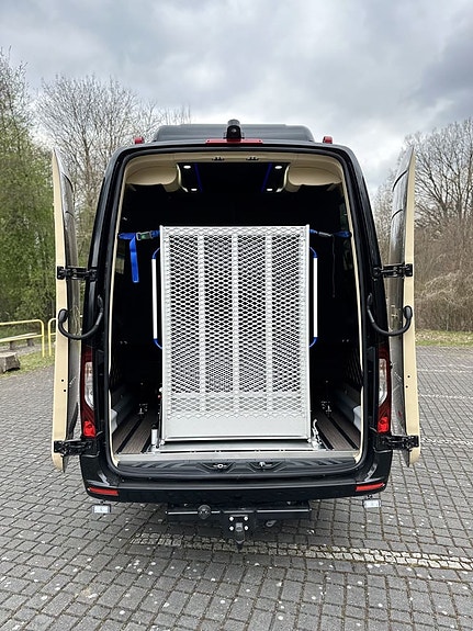 Mercedes-Benz Cuby Sprinter 16+1 + manuell rampe for rullestoltilgang 6 of 8