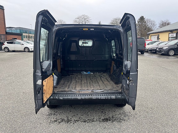Ford Transit Connect 16 of 17
