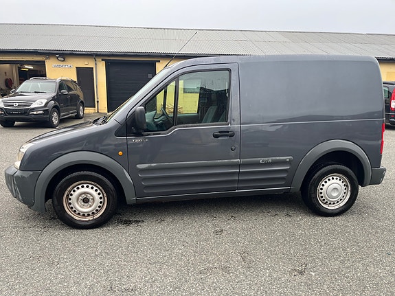 Ford Transit Connect 4 of 17