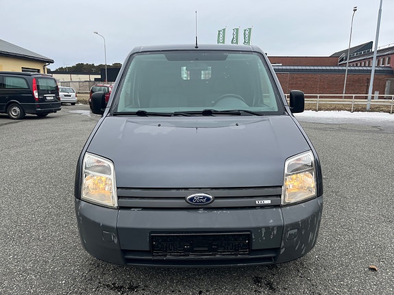 Ford Transit Connect 2 of 17