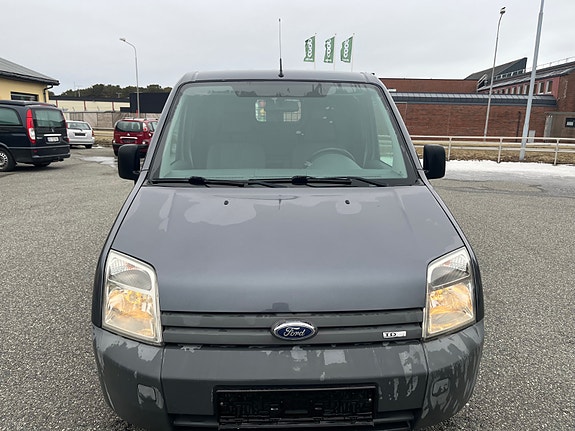 Ford Transit Connect 11 of 17