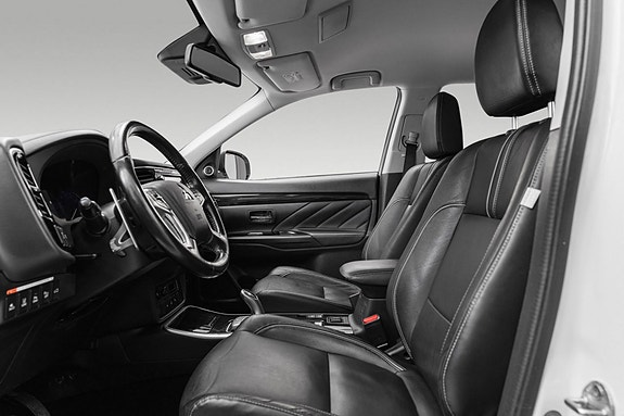 Mitsubishi Outlander 12 of 30