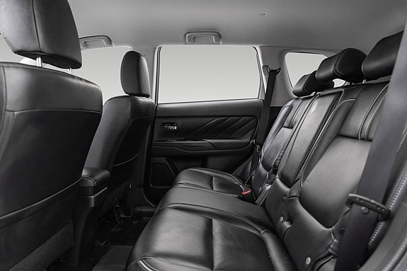 Mitsubishi Outlander 17 of 30