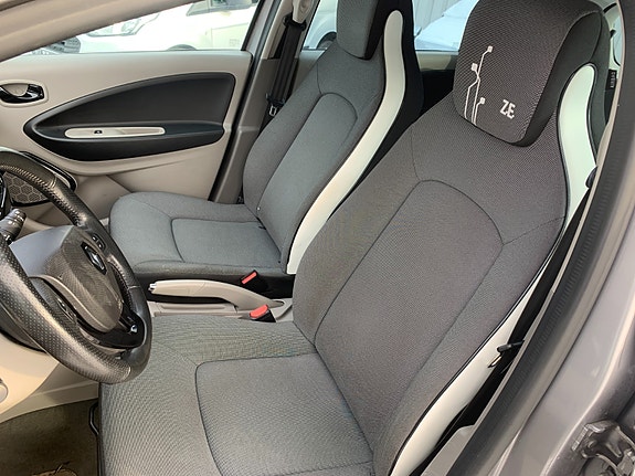 Renault Zoe 8 of 9