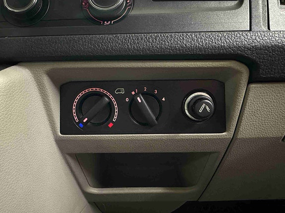 Volkswagen Transporter 12 of 24
