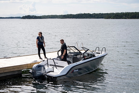 Kompakt og praktisk Yamarin Cross 55BR m/Yamaha F115. Fantastisk hyttebåt! 2 of 14