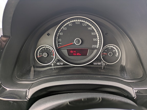 Volkswagen UP! 12 of 14