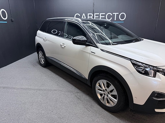 Peugeot 5008 3 of 5