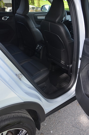 Volvo XC40 13 of 27