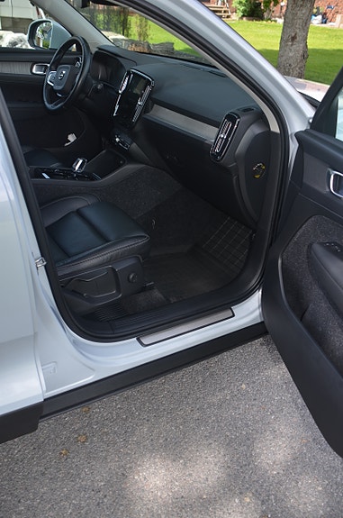 Volvo XC40 12 of 27