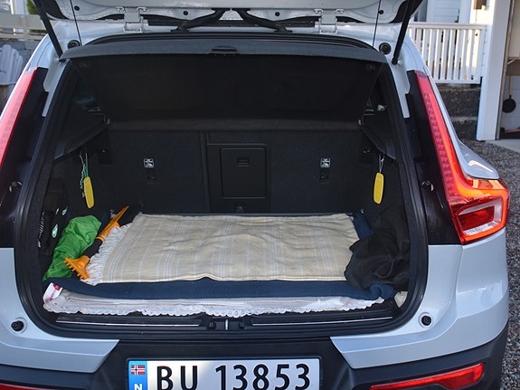 Volvo XC40 15 of 27