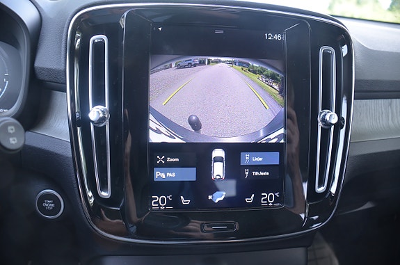 Volvo XC40 27 of 27
