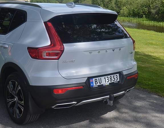 Volvo XC40 5 of 27