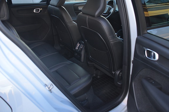 Volvo XC40 11 of 27