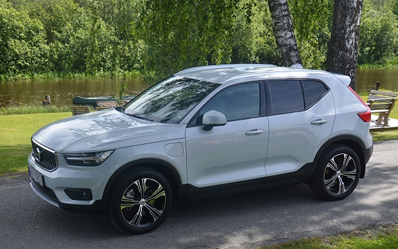 Volvo XC40 4 of 27