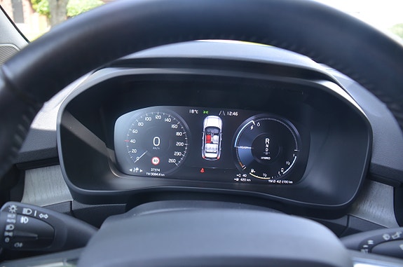 Volvo XC40 25 of 27