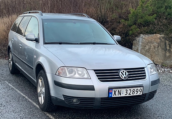 Volkswagen Passat 5 of 13
