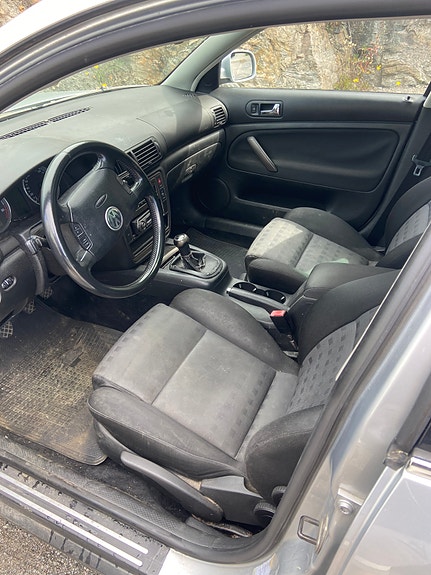 Volkswagen Passat 11 of 13