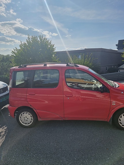 Toyota Yaris Verso 13 of 14
