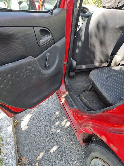 Toyota Yaris Verso 8 of 14