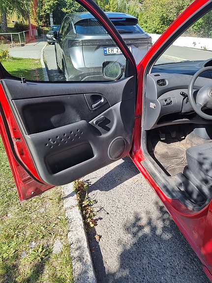 Toyota Yaris Verso 9 of 14
