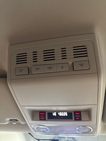 Volkswagen Caravelle 16 of 18