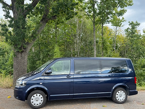Volkswagen Caravelle 17 of 18