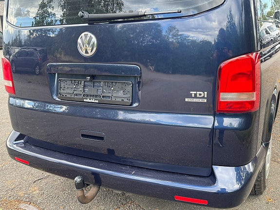 Volkswagen Caravelle 13 of 18