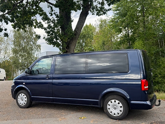 Volkswagen Caravelle 15 of 18