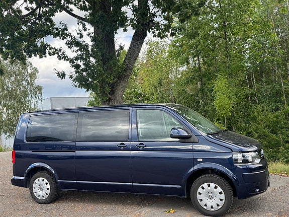 Volkswagen Caravelle 7 of 18