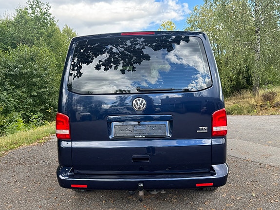 Volkswagen Caravelle 9 of 18
