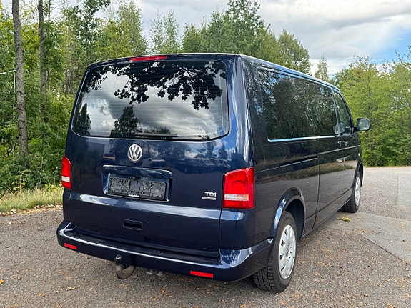 Volkswagen Caravelle 8 of 18