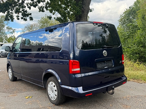 Volkswagen Caravelle 12 of 18