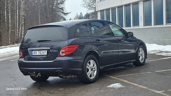 Mercedes-Benz R320 3 of 5