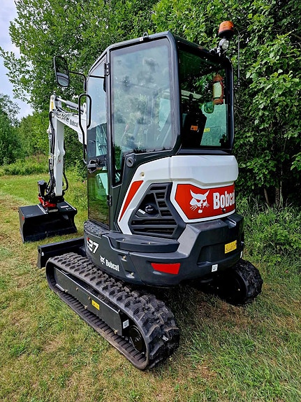 Bobcat E27 med rotortilt og 2 skuffer.  Spør oss om 0% rentekampanje med kr 0 i forskudd! 4 of 7