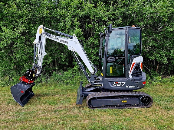 Bobcat E27 med rotortilt og 2 skuffer.  Spør oss om 0% rentekampanje med kr 0 i forskudd! 2 of 7