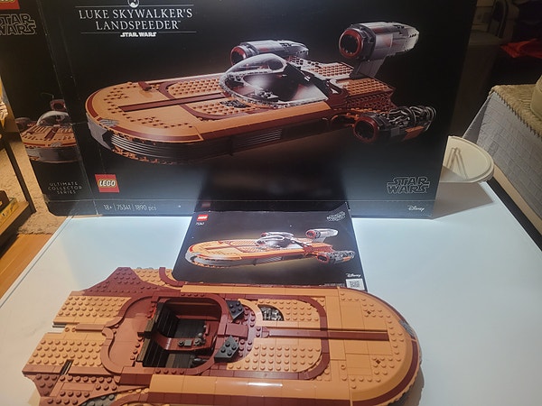 Luke Skywalker's Landspeeder™ 75341 | Star Wars™-Retired Set