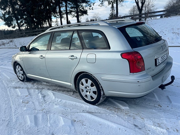 Toyota Avensis 5 of 5