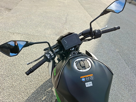 Kawasaki Z 900 - Kampanjepris 2025 modell 7 of 11