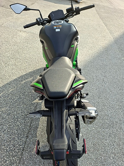 Kawasaki Z 900 - Kampanjepris 2025 modell 8 of 11
