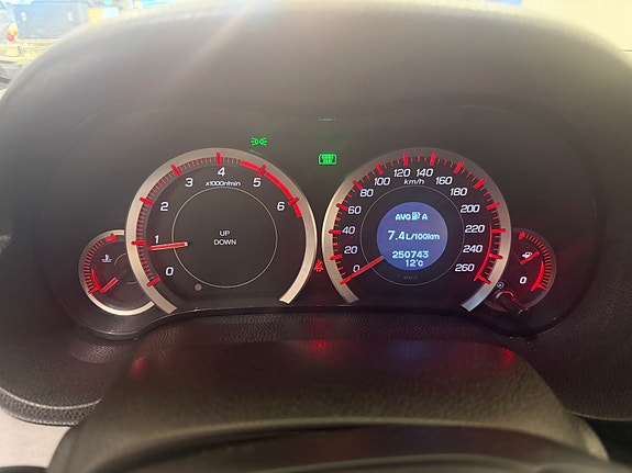 Honda Accord 21 of 30