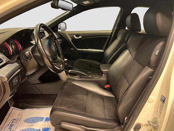 Honda Accord 18 of 30
