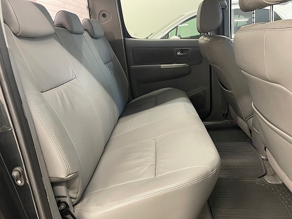 Toyota HiLux 29 of 30