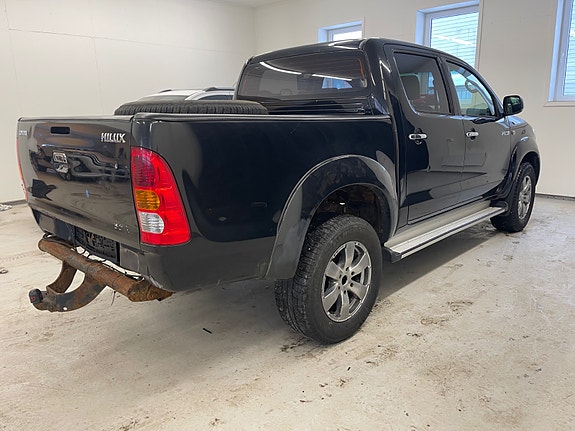 Toyota HiLux 6 of 30