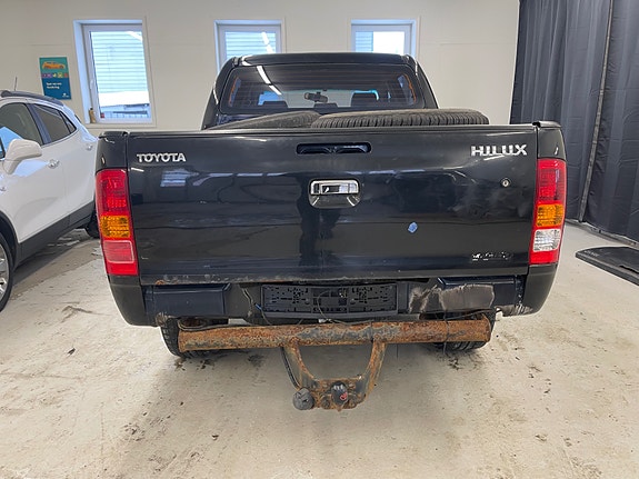 Toyota HiLux 7 of 30